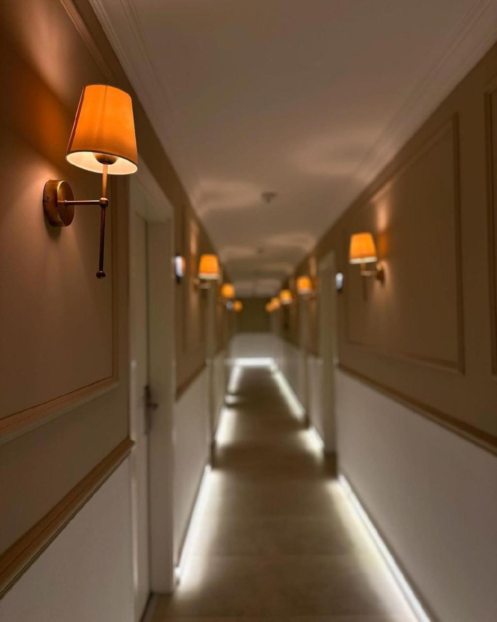 Red Castle Hotel & Pub ベレキ エクステリア 写真